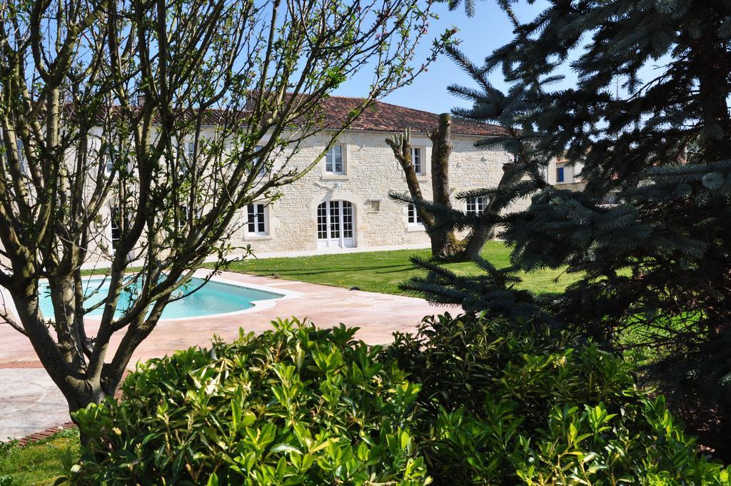 Le Soleil Et Les Etoiles Bed & Breakfast Saint-Sauveur-d'Aunis Exterior photo
