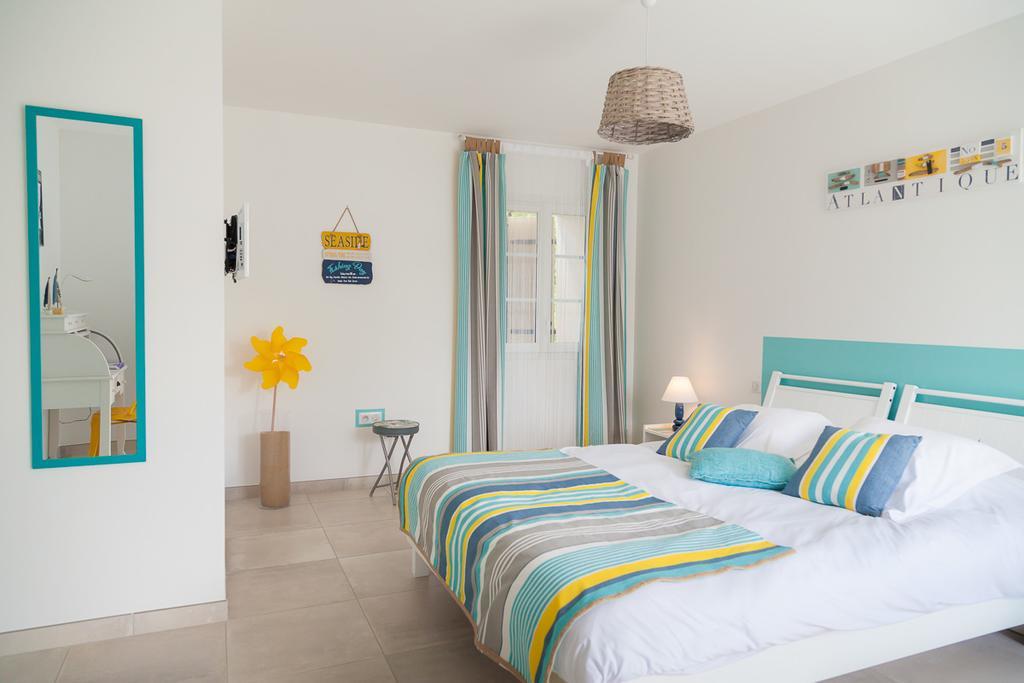 Le Soleil Et Les Etoiles Bed & Breakfast Saint-Sauveur-d'Aunis Room photo