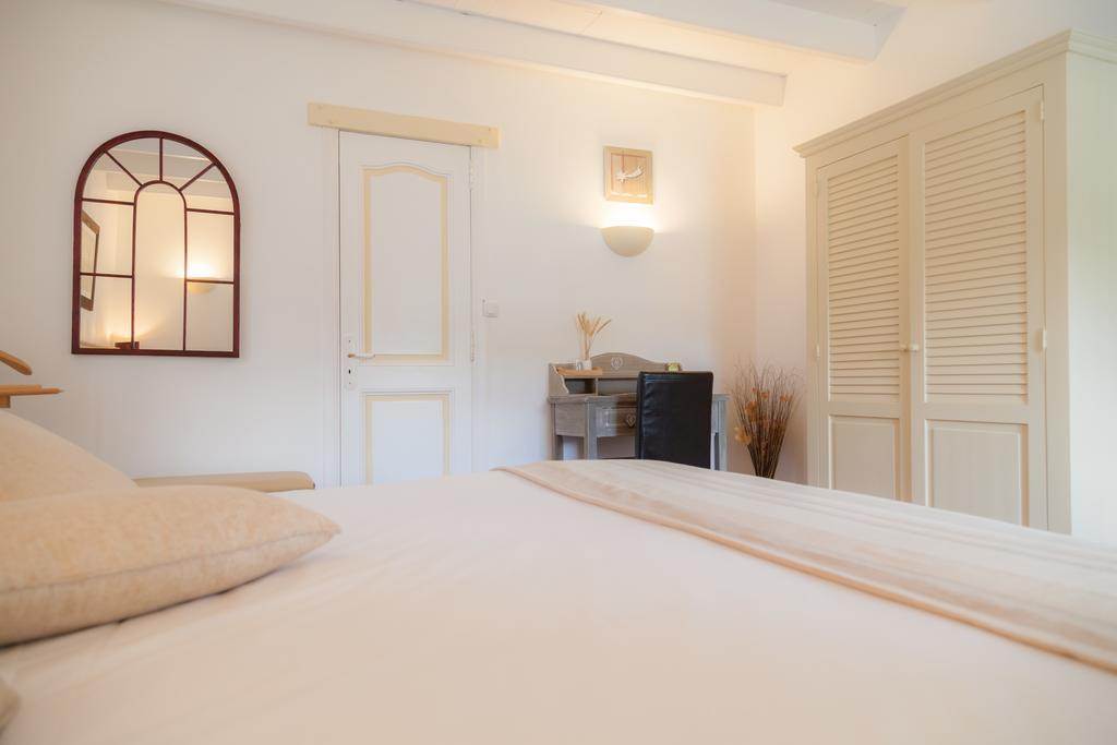 Le Soleil Et Les Etoiles Bed & Breakfast Saint-Sauveur-d'Aunis Exterior photo