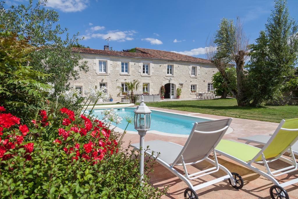 Le Soleil Et Les Etoiles Bed & Breakfast Saint-Sauveur-d'Aunis Exterior photo