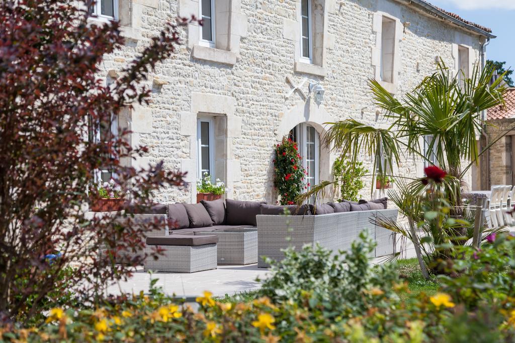 Le Soleil Et Les Etoiles Bed & Breakfast Saint-Sauveur-d'Aunis Exterior photo